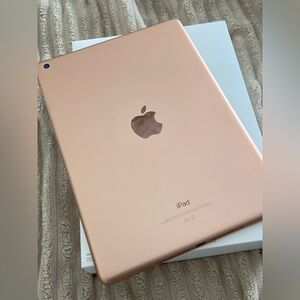 Apple  iPad (6th generation)  - Rose Gold 128 GB